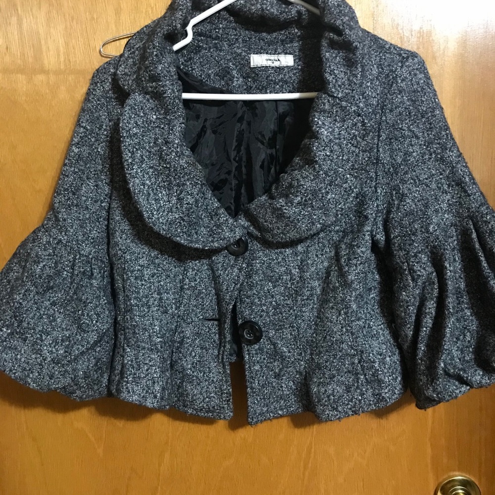 Short warm coat. Brand new